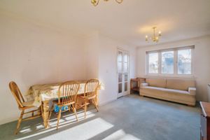 LIVING ROOM- click for photo gallery